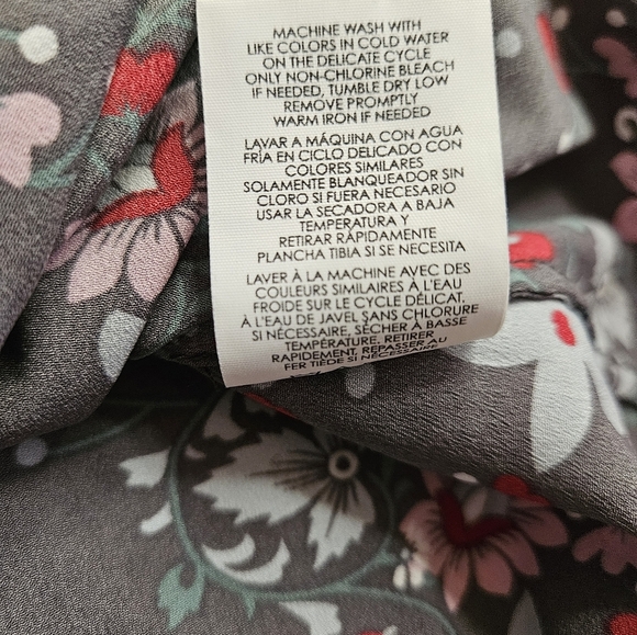 Cabi Womens Gray Floral Sheer Button Up Sleeveless Top Size XS - Picture 8 of 12